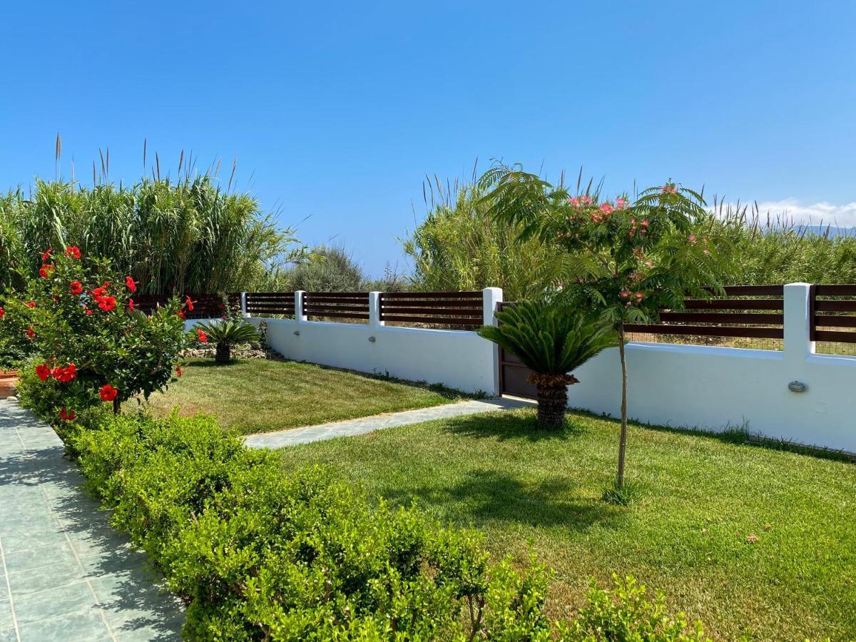 Luxury 3Br Sunrise Villa , Seaside Gyrismata 스키로스 외부 사진